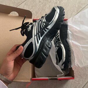 BRAND NEW Nike Air Max Moto 2K Sneakers